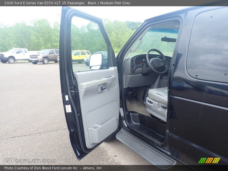 Black / Medium Flint Grey 2006 Ford E Series Van E350 XLT 15 Passenger