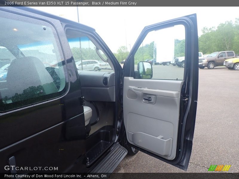 Black / Medium Flint Grey 2006 Ford E Series Van E350 XLT 15 Passenger