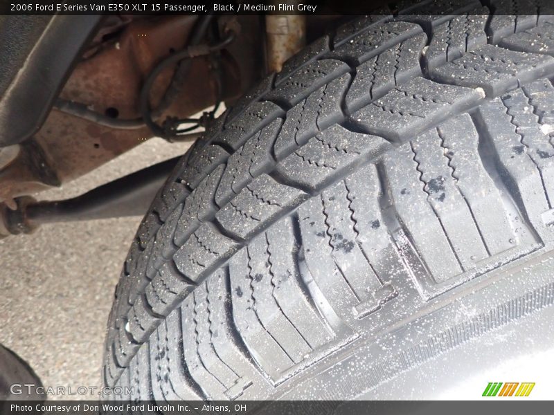 Black / Medium Flint Grey 2006 Ford E Series Van E350 XLT 15 Passenger