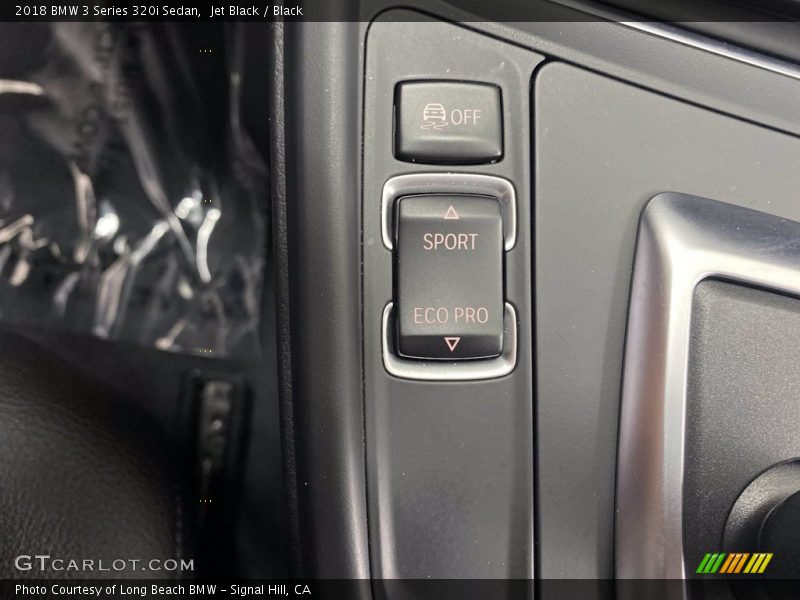 Jet Black / Black 2018 BMW 3 Series 320i Sedan