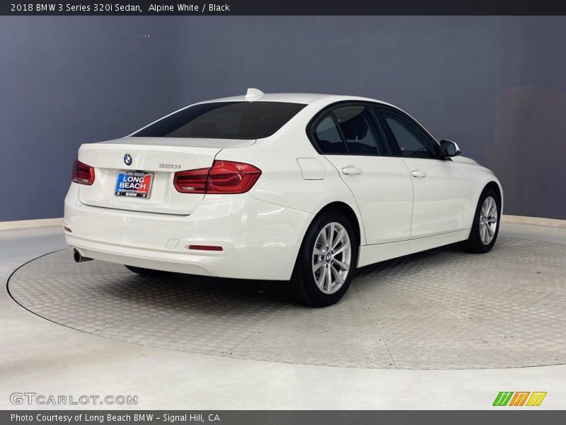 Alpine White / Black 2018 BMW 3 Series 320i Sedan