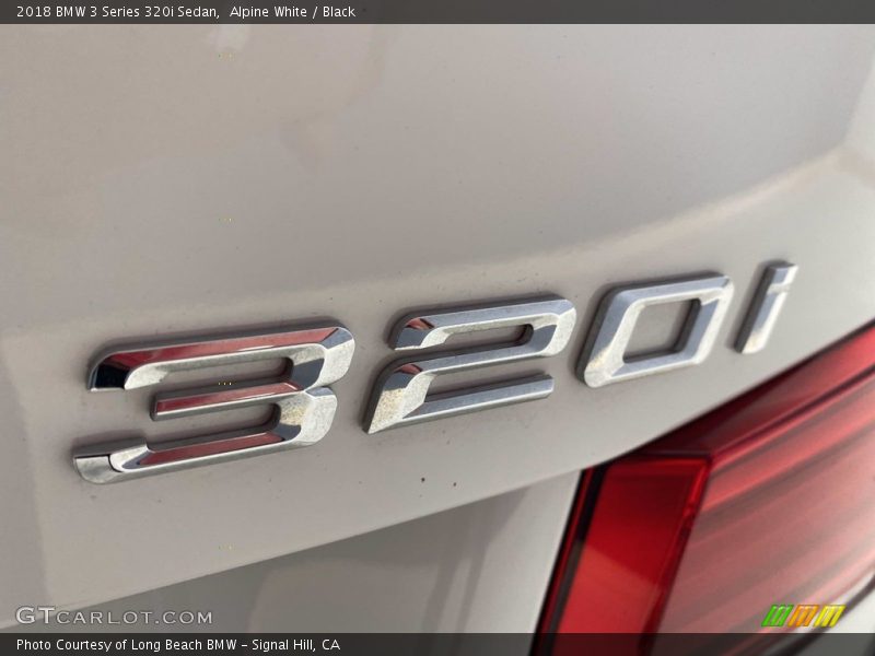 Alpine White / Black 2018 BMW 3 Series 320i Sedan