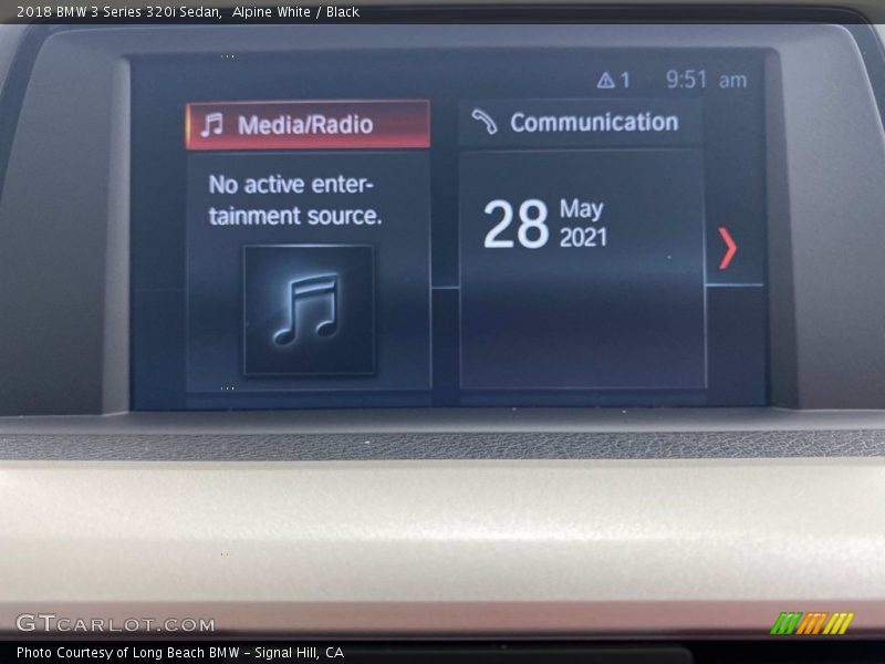 Alpine White / Black 2018 BMW 3 Series 320i Sedan