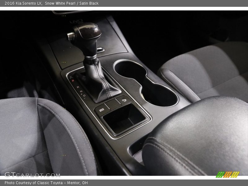 Snow White Pearl / Satin Black 2016 Kia Sorento LX