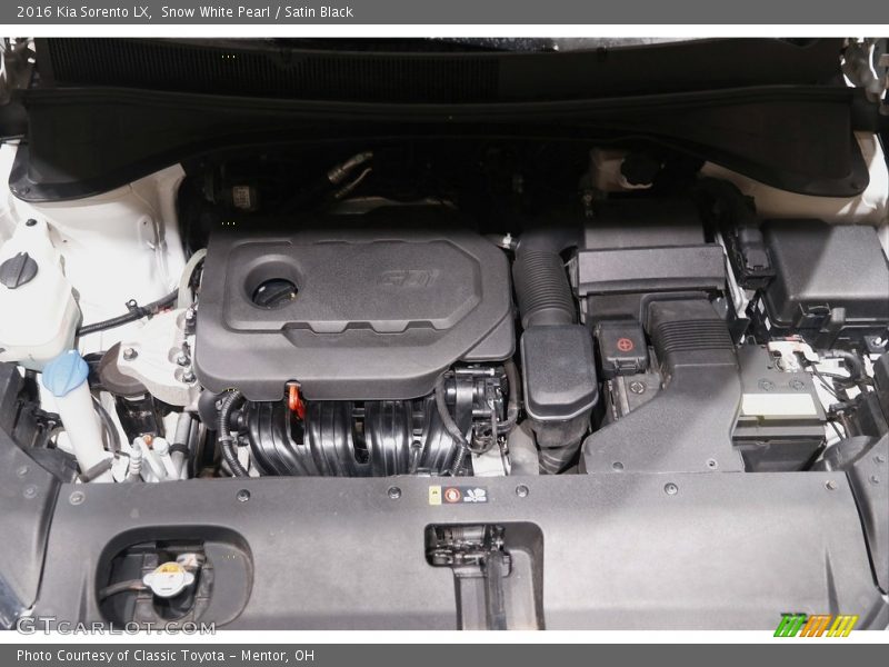 Snow White Pearl / Satin Black 2016 Kia Sorento LX
