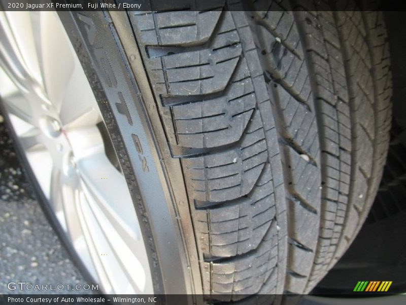 Fuji White / Ebony 2020 Jaguar XF Premium