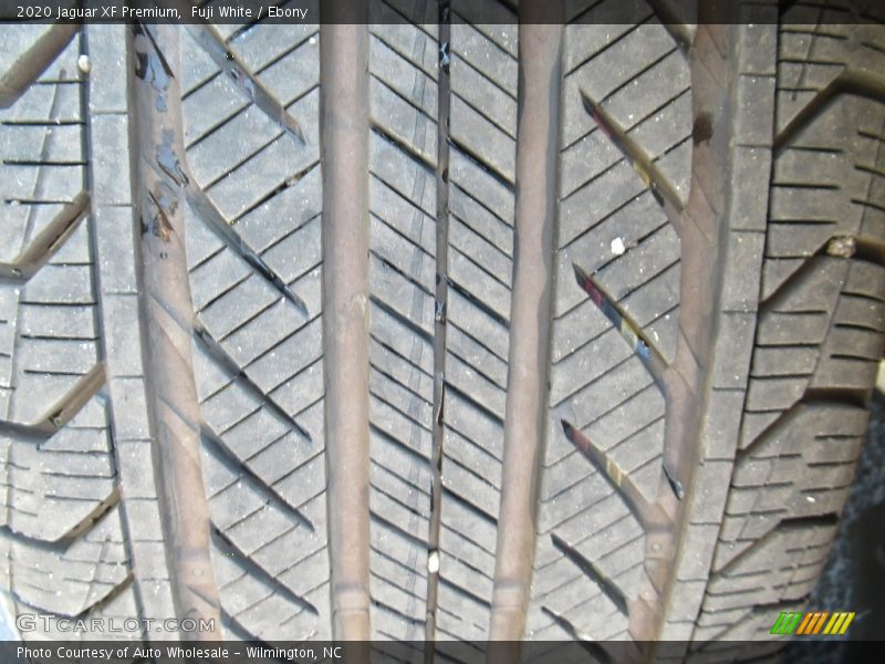 Fuji White / Ebony 2020 Jaguar XF Premium