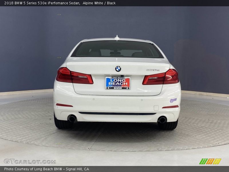 Alpine White / Black 2018 BMW 5 Series 530e iPerfomance Sedan