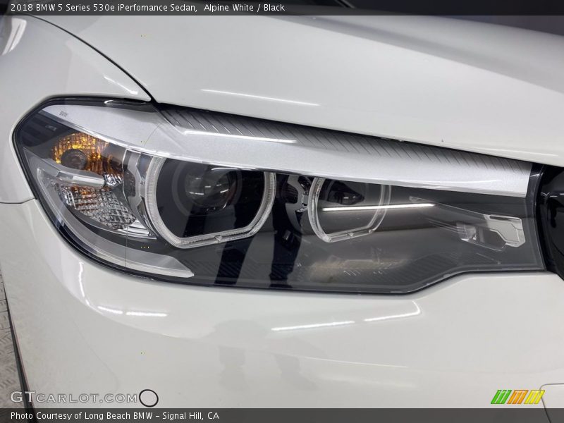 Alpine White / Black 2018 BMW 5 Series 530e iPerfomance Sedan