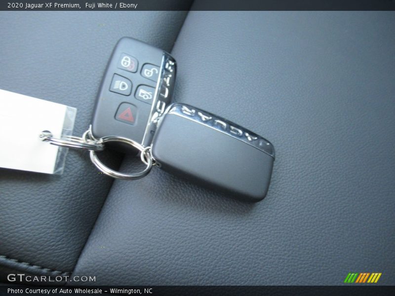 Fuji White / Ebony 2020 Jaguar XF Premium
