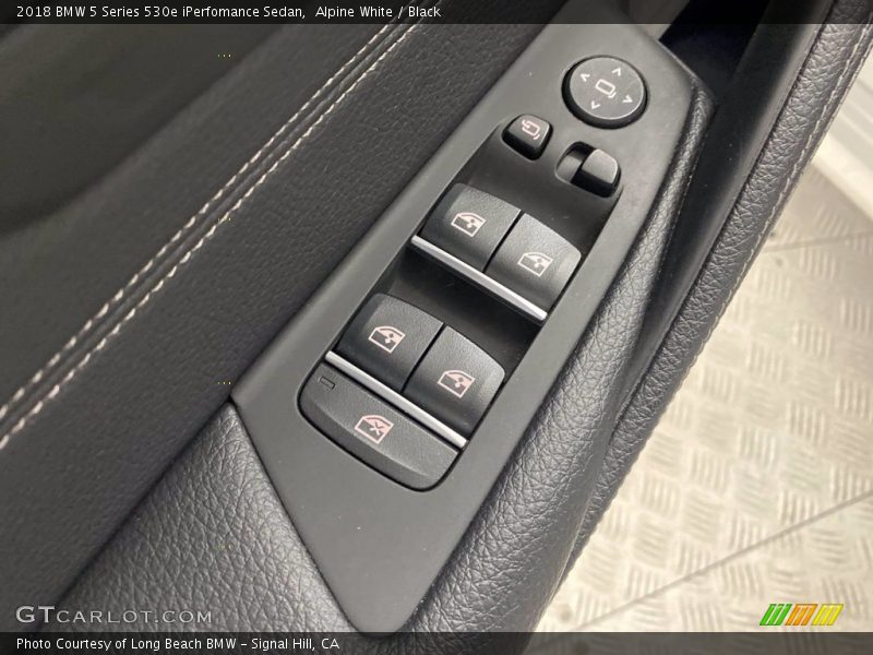 Alpine White / Black 2018 BMW 5 Series 530e iPerfomance Sedan