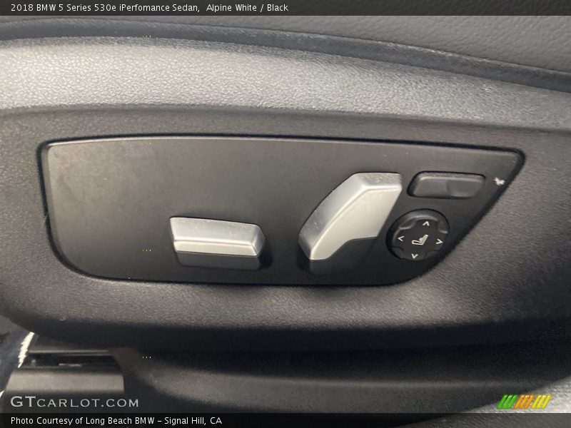 Alpine White / Black 2018 BMW 5 Series 530e iPerfomance Sedan