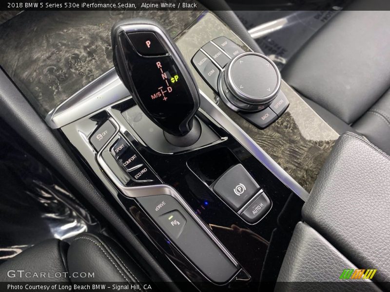 Alpine White / Black 2018 BMW 5 Series 530e iPerfomance Sedan
