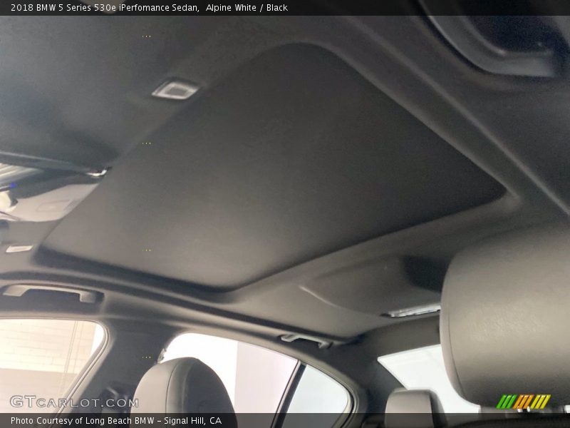 Alpine White / Black 2018 BMW 5 Series 530e iPerfomance Sedan