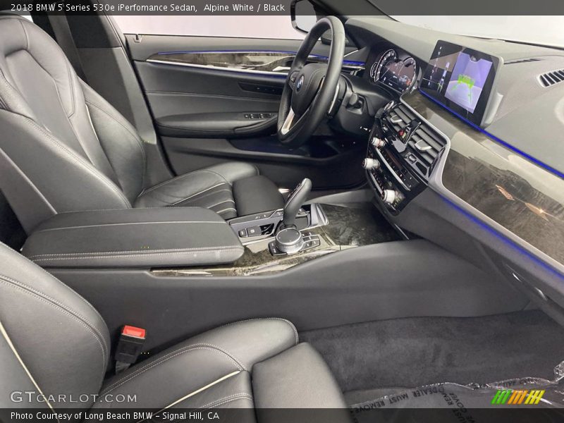 Alpine White / Black 2018 BMW 5 Series 530e iPerfomance Sedan
