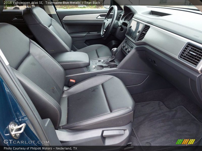 Front Seat of 2018 Atlas SE