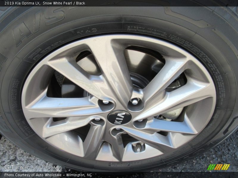 Snow White Pearl / Black 2019 Kia Optima LX