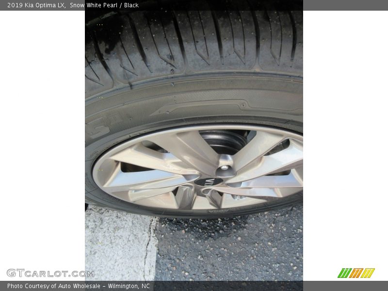 Snow White Pearl / Black 2019 Kia Optima LX