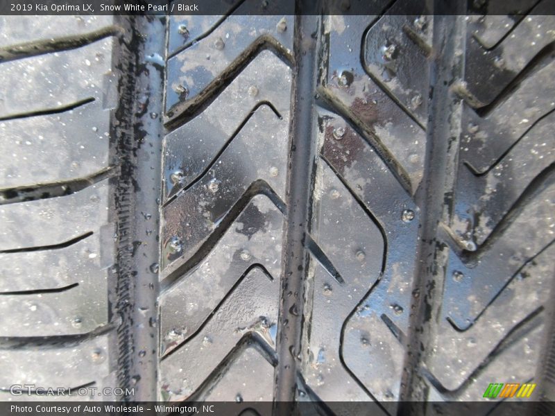 Snow White Pearl / Black 2019 Kia Optima LX