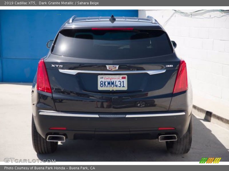 Dark Granite Metallic / Sahara Beige 2019 Cadillac XT5