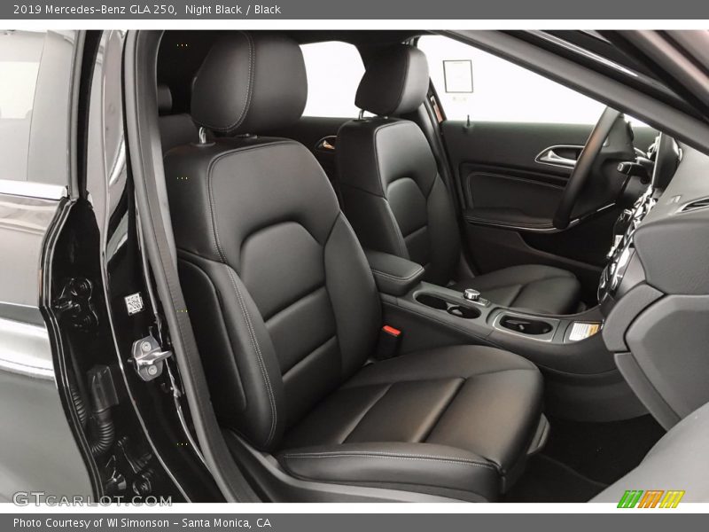 Night Black / Black 2019 Mercedes-Benz GLA 250