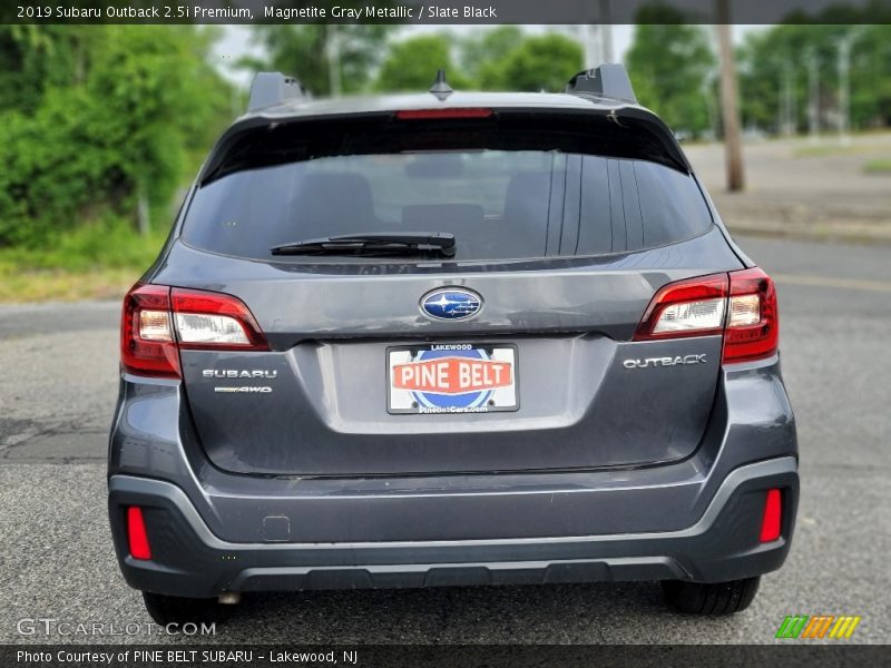 Magnetite Gray Metallic / Slate Black 2019 Subaru Outback 2.5i Premium