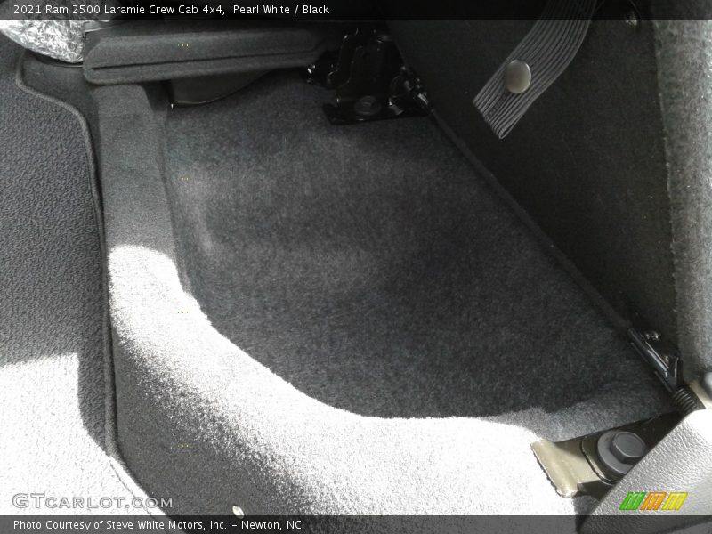 Pearl White / Black 2021 Ram 2500 Laramie Crew Cab 4x4