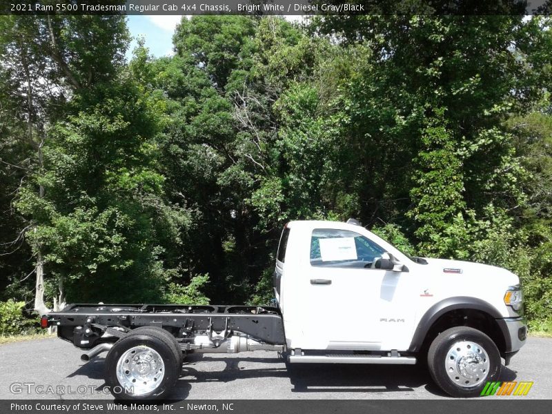  2021 5500 Tradesman Regular Cab 4x4 Chassis Bright White