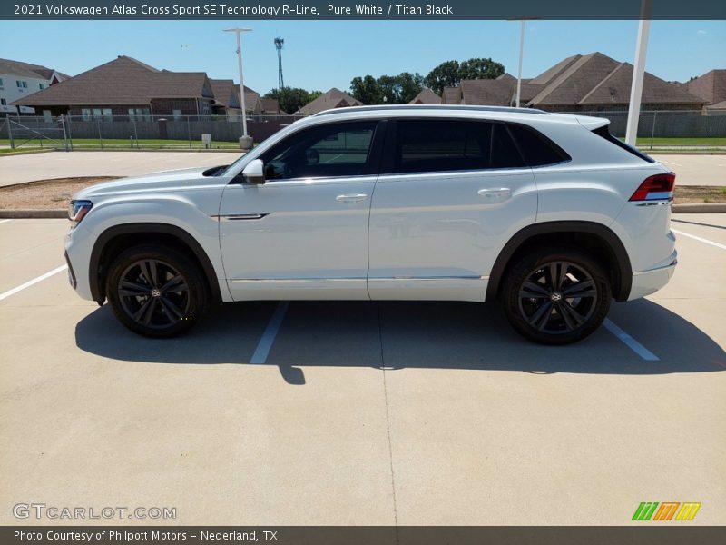 Pure White / Titan Black 2021 Volkswagen Atlas Cross Sport SE Technology R-Line