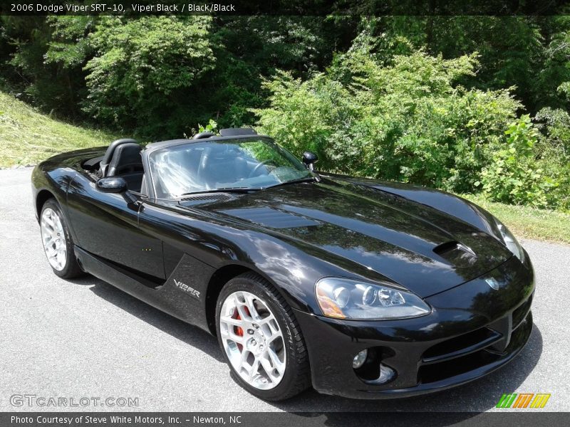 Front 3/4 View of 2006 Viper SRT-10