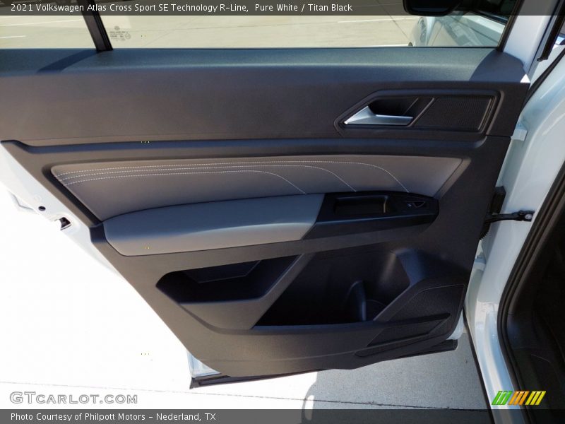 Pure White / Titan Black 2021 Volkswagen Atlas Cross Sport SE Technology R-Line