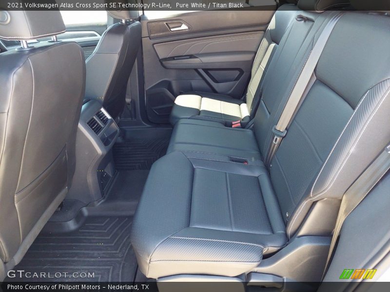 Pure White / Titan Black 2021 Volkswagen Atlas Cross Sport SE Technology R-Line