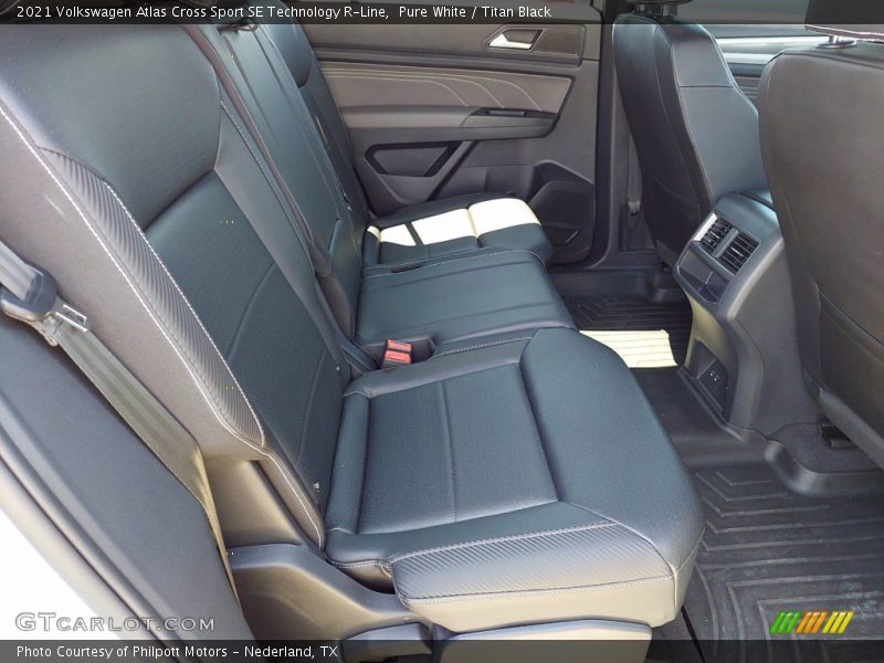 Pure White / Titan Black 2021 Volkswagen Atlas Cross Sport SE Technology R-Line