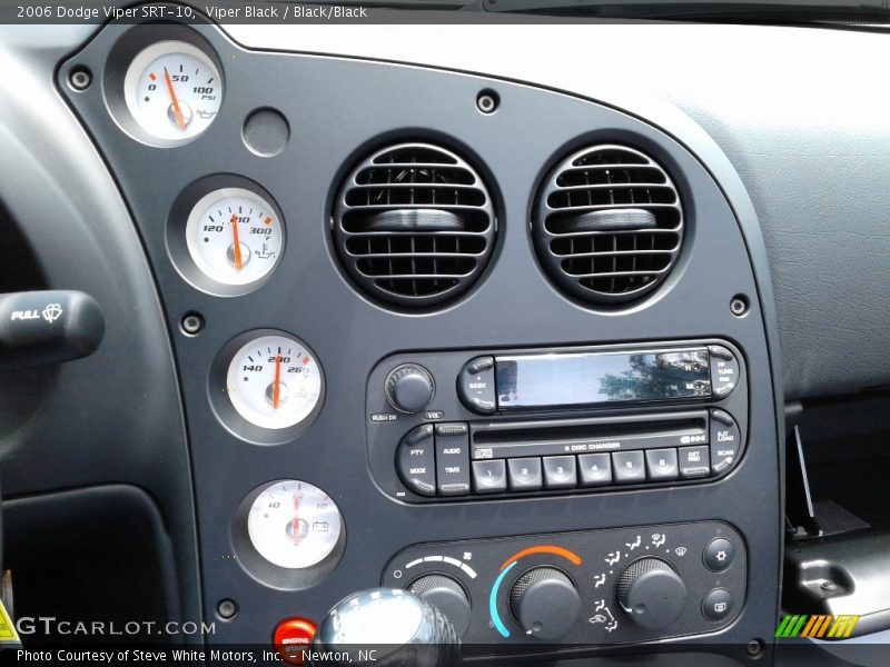 Controls of 2006 Viper SRT-10
