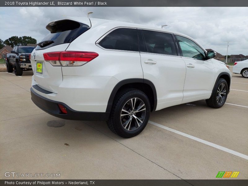 Blizzard White Pearl / Black 2018 Toyota Highlander LE