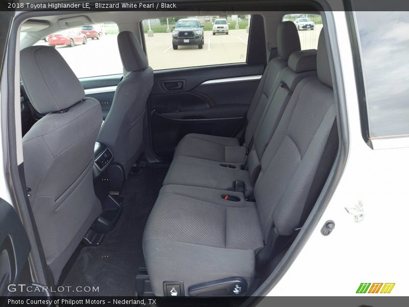 Blizzard White Pearl / Black 2018 Toyota Highlander LE