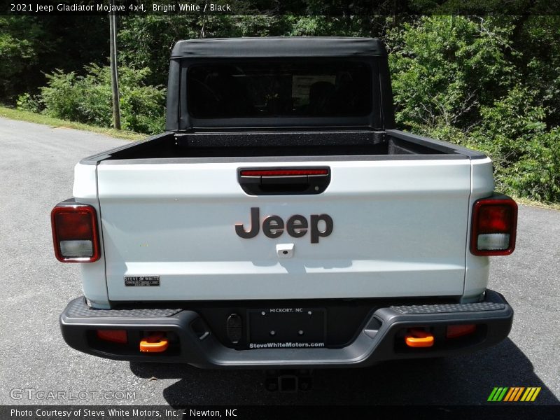 Bright White / Black 2021 Jeep Gladiator Mojave 4x4