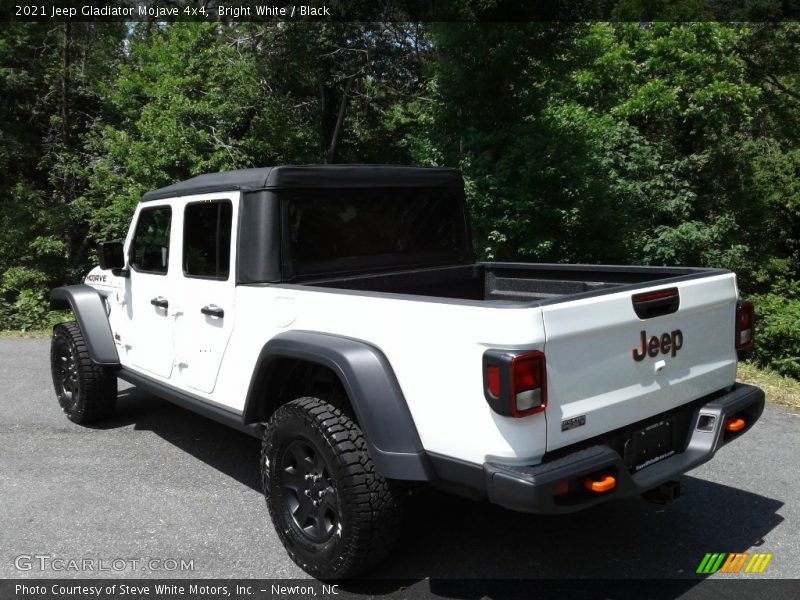 Bright White / Black 2021 Jeep Gladiator Mojave 4x4