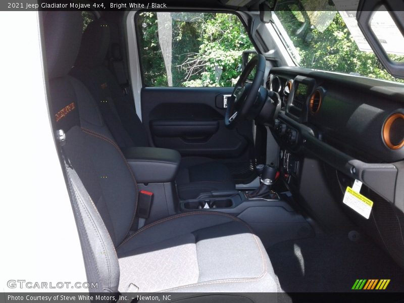 Bright White / Black 2021 Jeep Gladiator Mojave 4x4