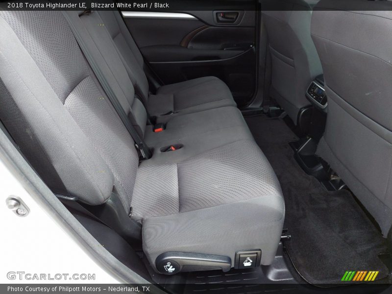 Blizzard White Pearl / Black 2018 Toyota Highlander LE