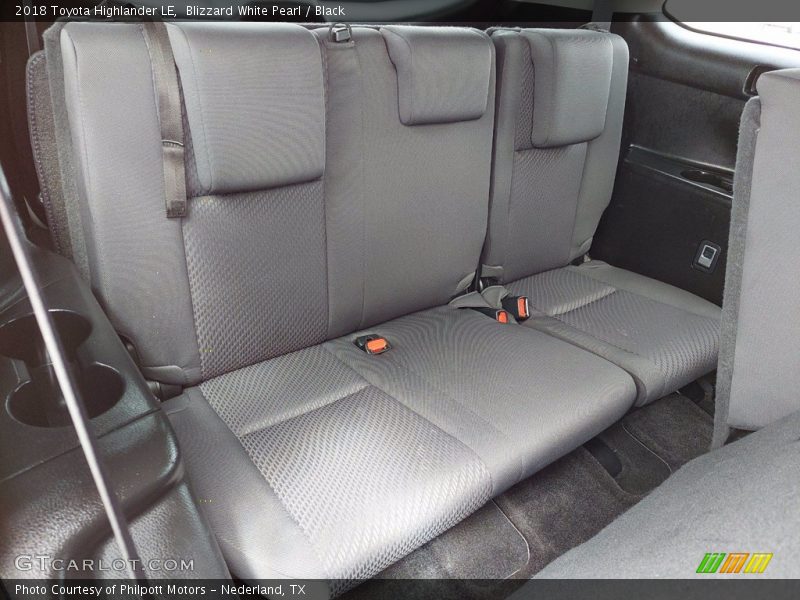 Blizzard White Pearl / Black 2018 Toyota Highlander LE