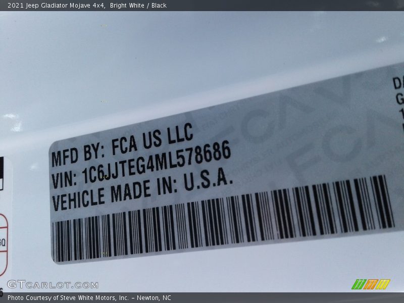 Bright White / Black 2021 Jeep Gladiator Mojave 4x4