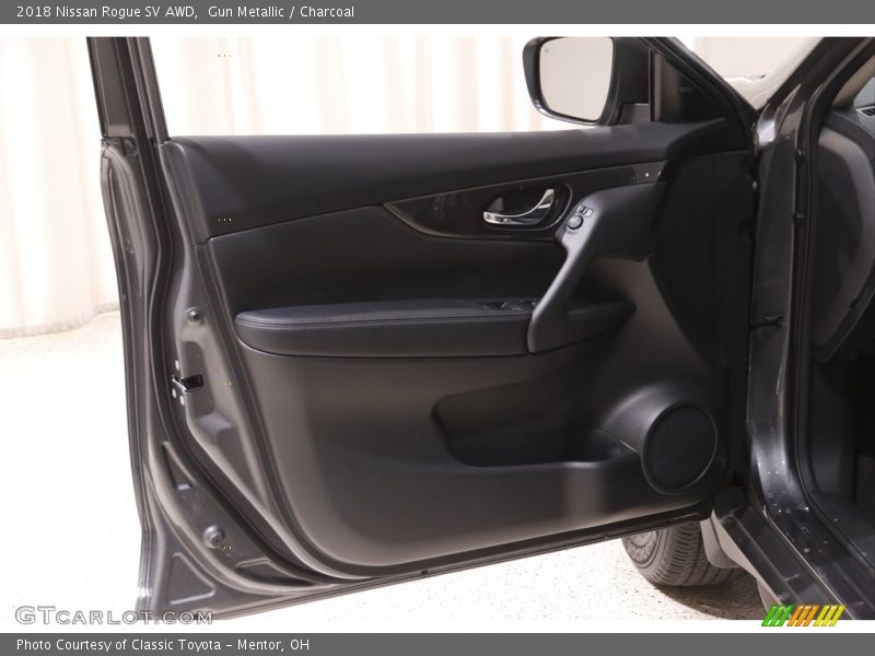 Gun Metallic / Charcoal 2018 Nissan Rogue SV AWD