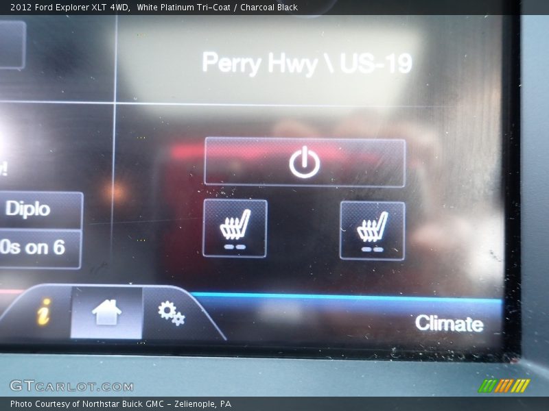 White Platinum Tri-Coat / Charcoal Black 2012 Ford Explorer XLT 4WD