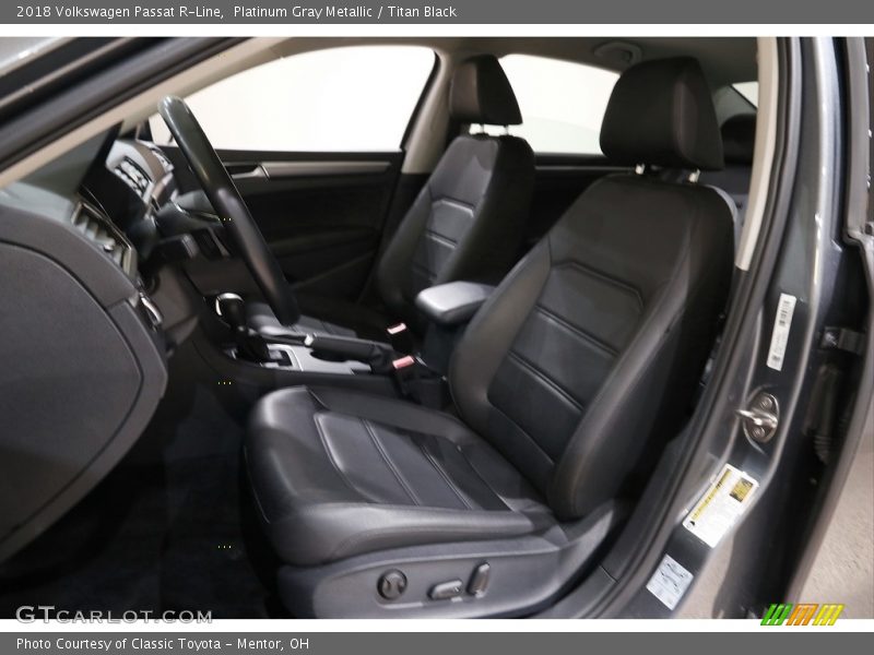 Platinum Gray Metallic / Titan Black 2018 Volkswagen Passat R-Line