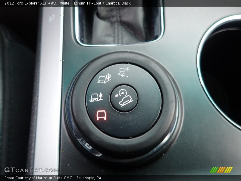 White Platinum Tri-Coat / Charcoal Black 2012 Ford Explorer XLT 4WD