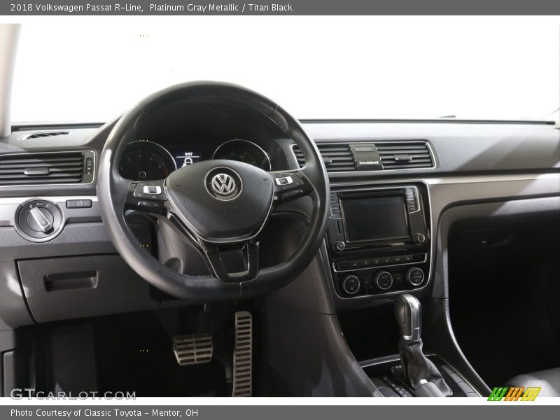 Platinum Gray Metallic / Titan Black 2018 Volkswagen Passat R-Line