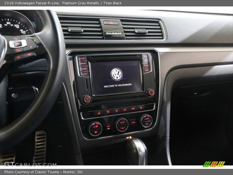 Platinum Gray Metallic / Titan Black 2018 Volkswagen Passat R-Line