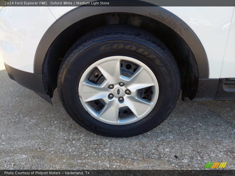 Oxford White / Medium Light Stone 2014 Ford Explorer FWD