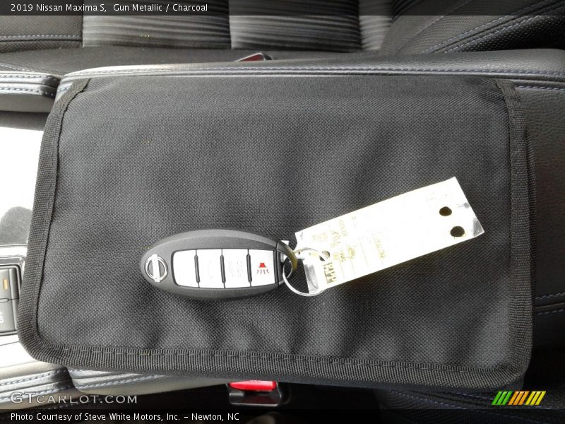 Gun Metallic / Charcoal 2019 Nissan Maxima S